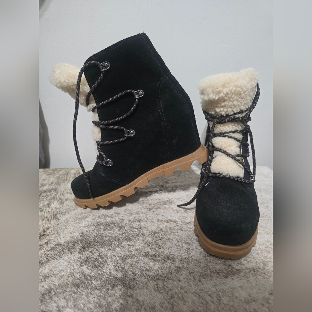 Sorel Black Suede Wedge Ankle Boots with Cream Shearling